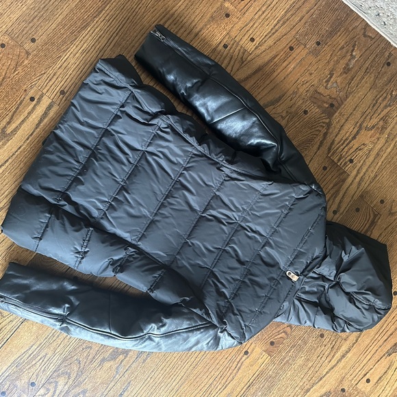 Mackage Women’s Down Coat with Leather Sleeves - Picture 4 of 5